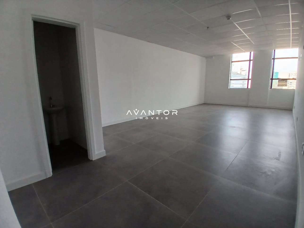 Sala Comercial com 1 sala para alugar no Office Tower, em Centro, Santa Maria/RS — foto 2 de 6