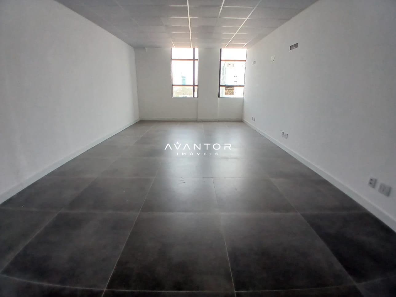 Sala Comercial com 1 sala para alugar no Office Tower, em Centro, Santa Maria/RS — foto 4 de 6