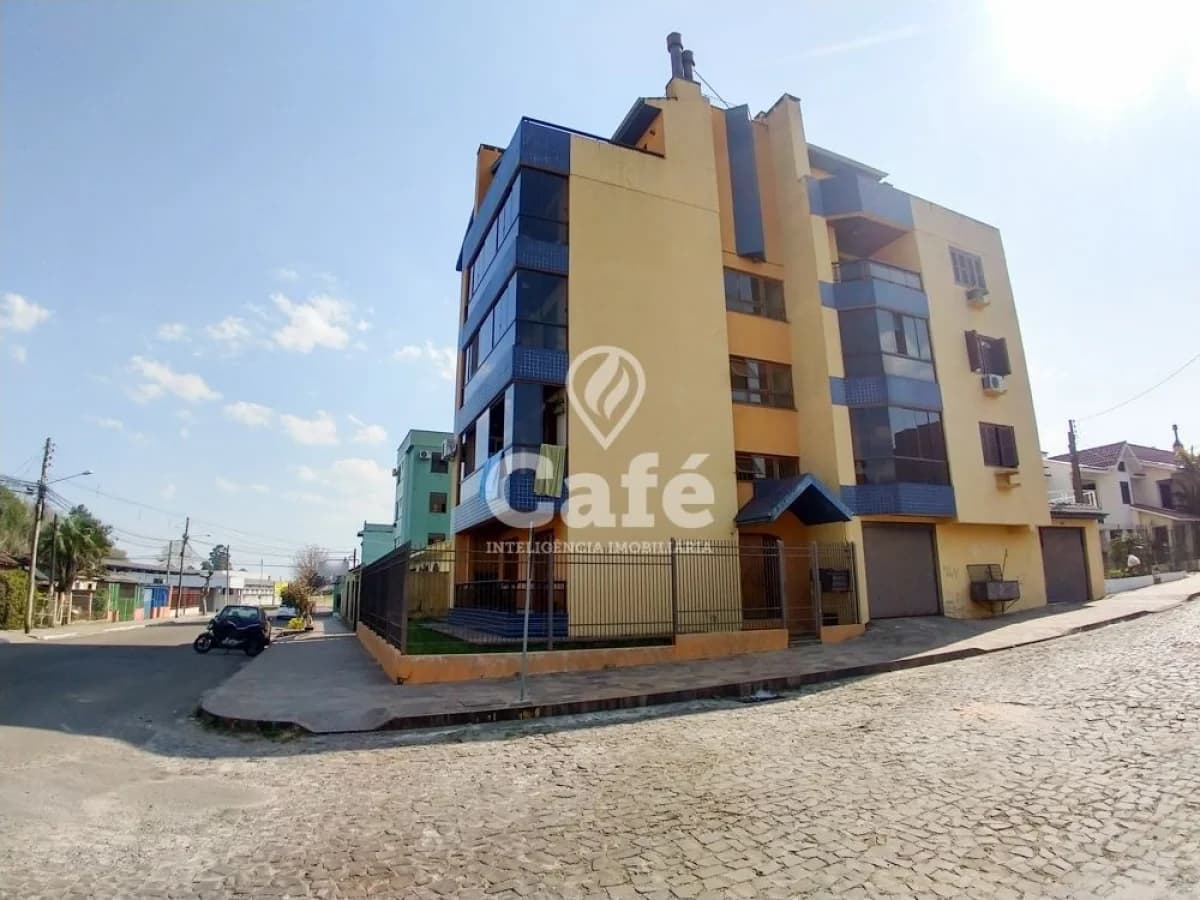 Cobertura duplex mobiliada com 3 dormitórios — Residencial Atlântida, Nossa Senhora Medianeira, Santa Maria/RS