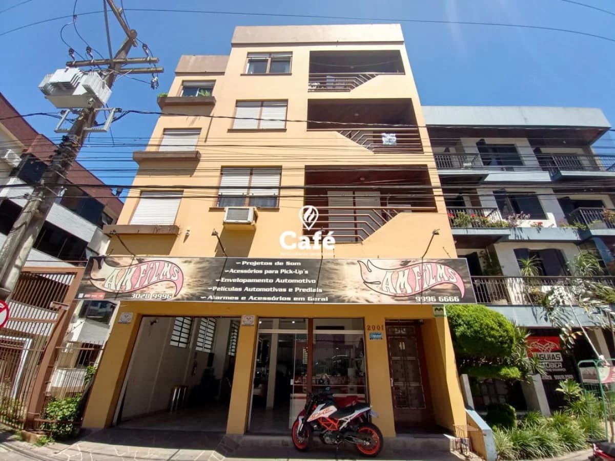 Amplo apartamento de 1 Dormitório com sacada — Residencial Retore, Centro, Santa Maria/RS