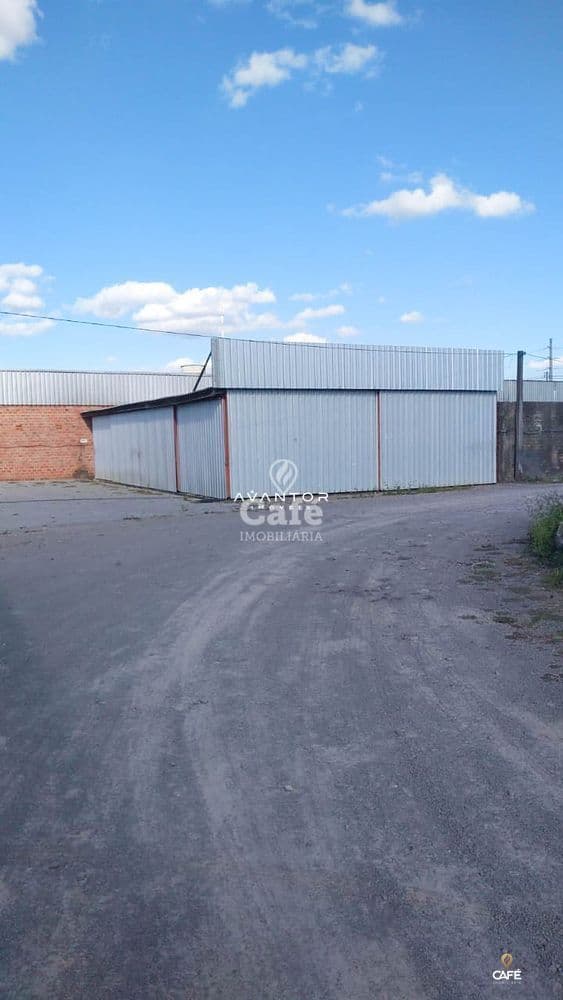 Galpão com estrutura metálica — Pavilhão com 1 sala para alugar em São João, Santa Maria/RS