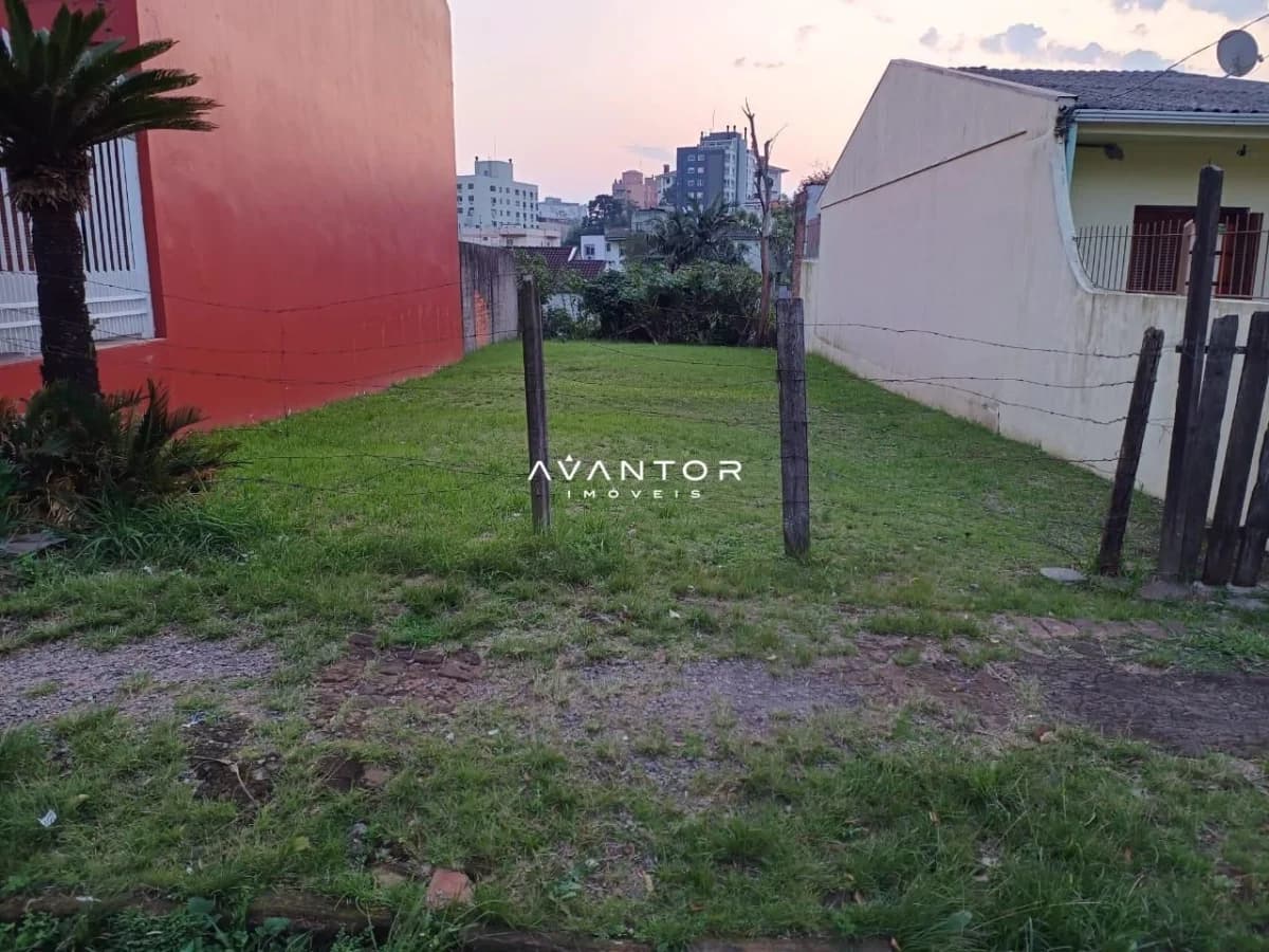 Terreno com vista para construção — Terreno à venda em Menino Jesus, Santa Maria/RS