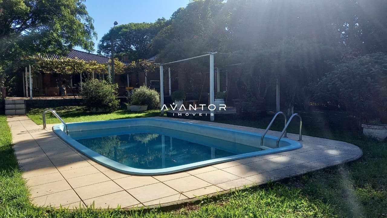 Piscina com área externa e jardim — Chácara com 3 quartos à venda em Parque Serrano I, Itaara/RS