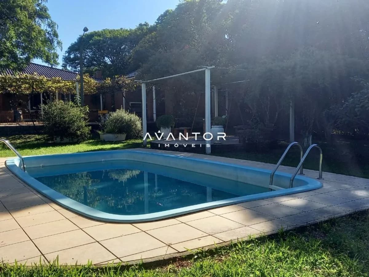 Piscina com área externa e jardim — Chácara com 3 quartos à venda em Parque Serrano I, Itaara/RS