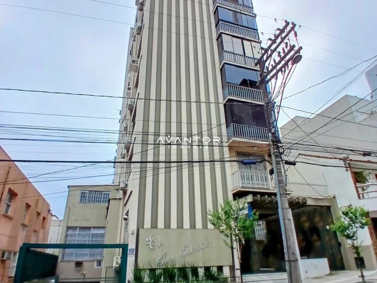 Fachada do prédio com sacadas — Apartamento com 3 quartos à venda no Edifício San Salvador, em Bonfim, Santa Maria/RS