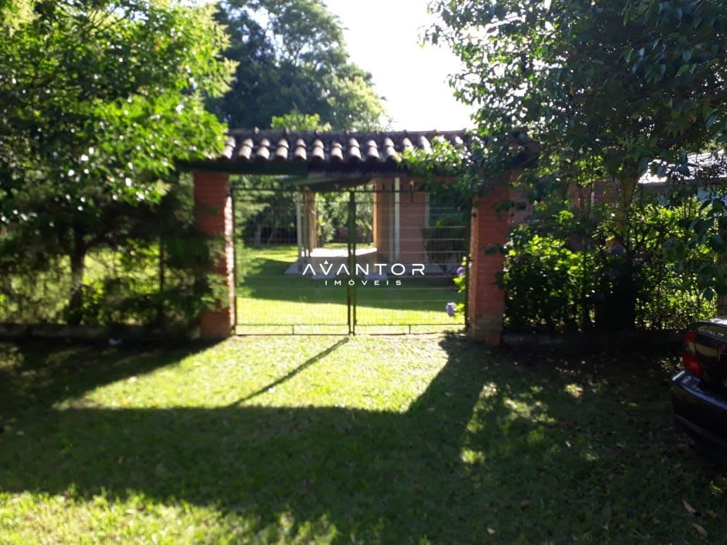 Entrada da propriedade com portão de alvenaria — Casa com 2 quartos à venda em Parque Serrano I, Itaara/RS