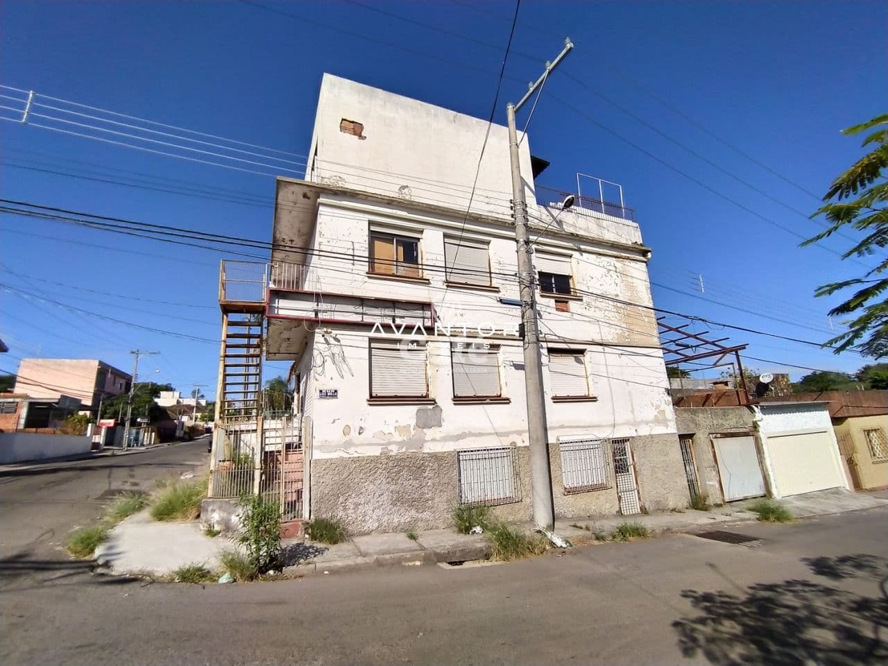 Fachada do prédio com múltiplos pavimentos — Prédio Residencial com 2 quartos à venda em Itararé, Santa Maria/RS