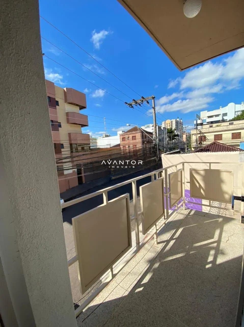 Sacada com vista para área urbana — Apartamento com 2 quartos à venda em Nossa Senhora de Fátima, Santa Maria/RS