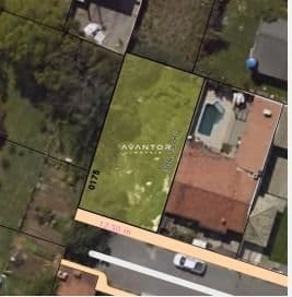 Terreno com construção e piscina — Terreno à venda em Pinheiro Machado, Santa Maria/RS