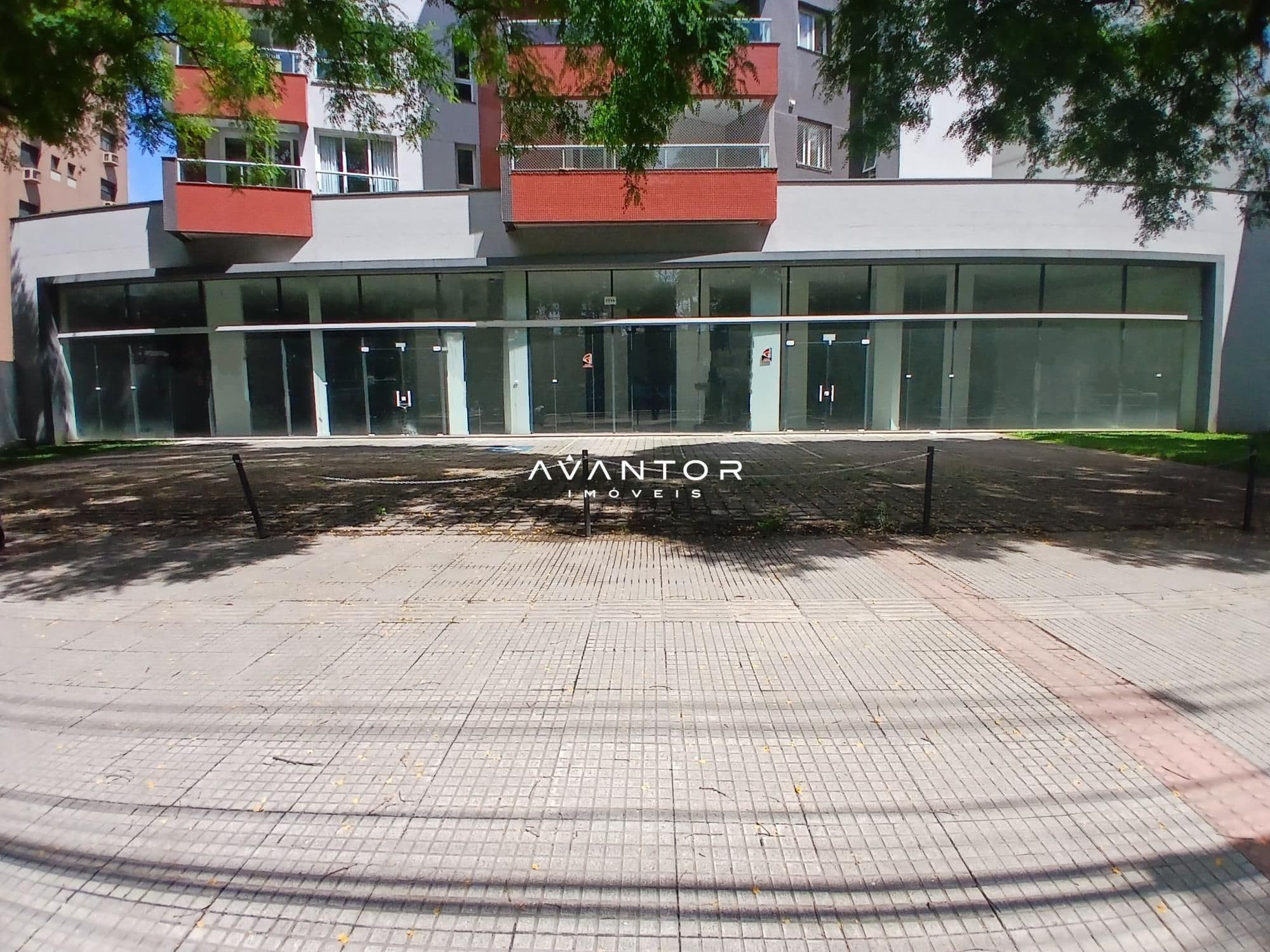 Loja com 1 sala à venda em Centro, Santa Maria/RS — foto 2 de 17