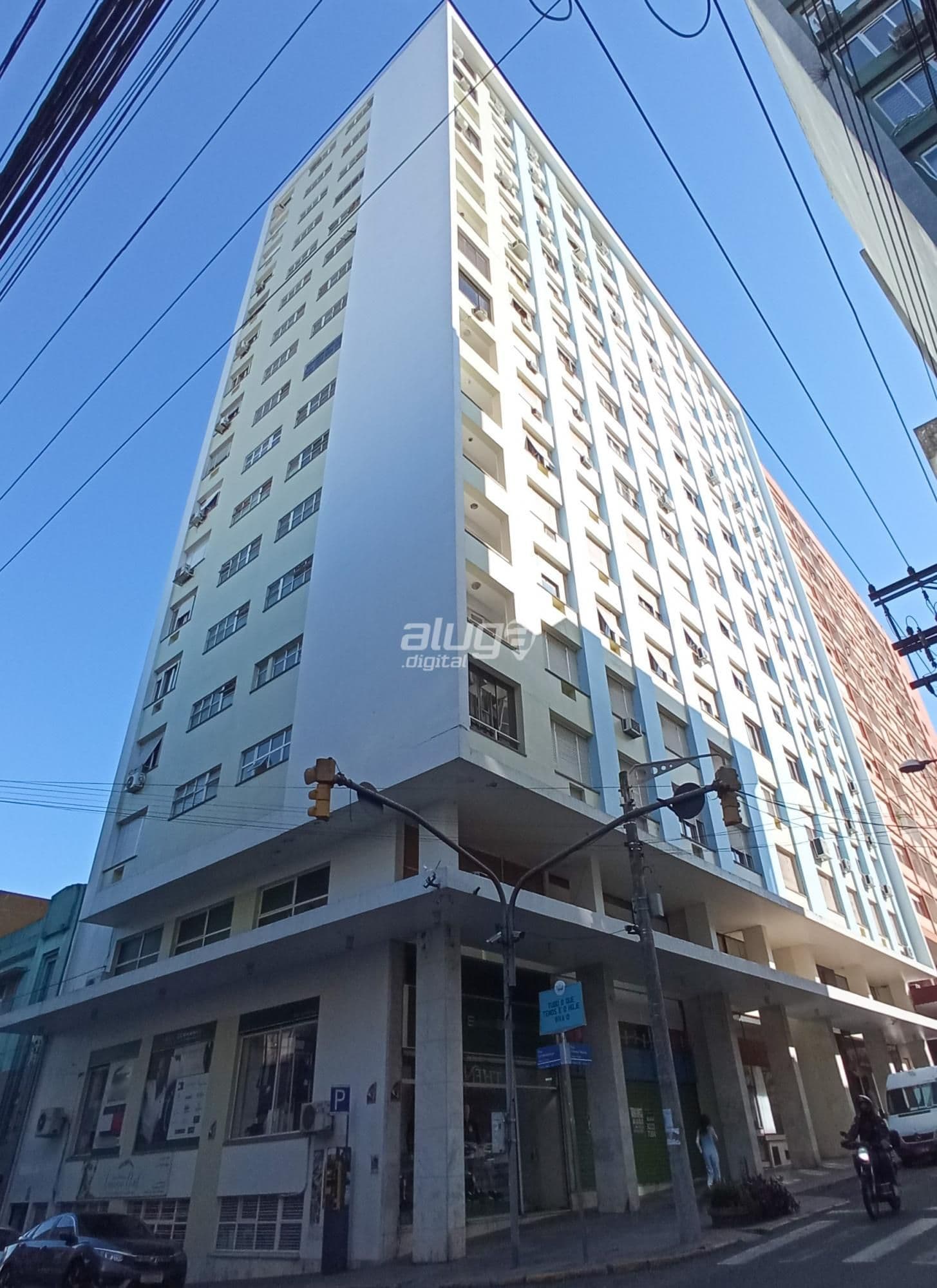 Apartamento no Centro De 2 Dormitórios, Sala Ampla, Banheiro Social, Cozinha, Banheiro Aux — Apartamento com 2 quartos à venda em Centro, Santa Maria/RS