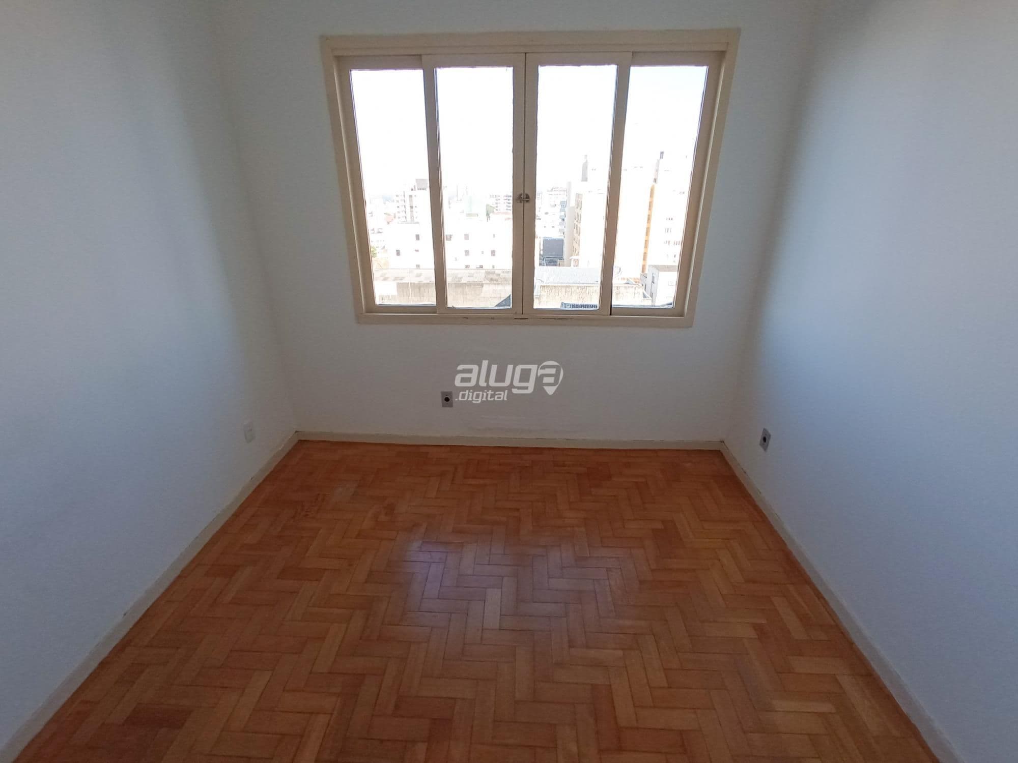 Apartamento no Centro De 2 Dormitórios, Sala Ampla, Banheiro Social, Cozinha, Banheiro Aux — Apartamento com 2 quartos à venda em Centro, Santa Maria/RS