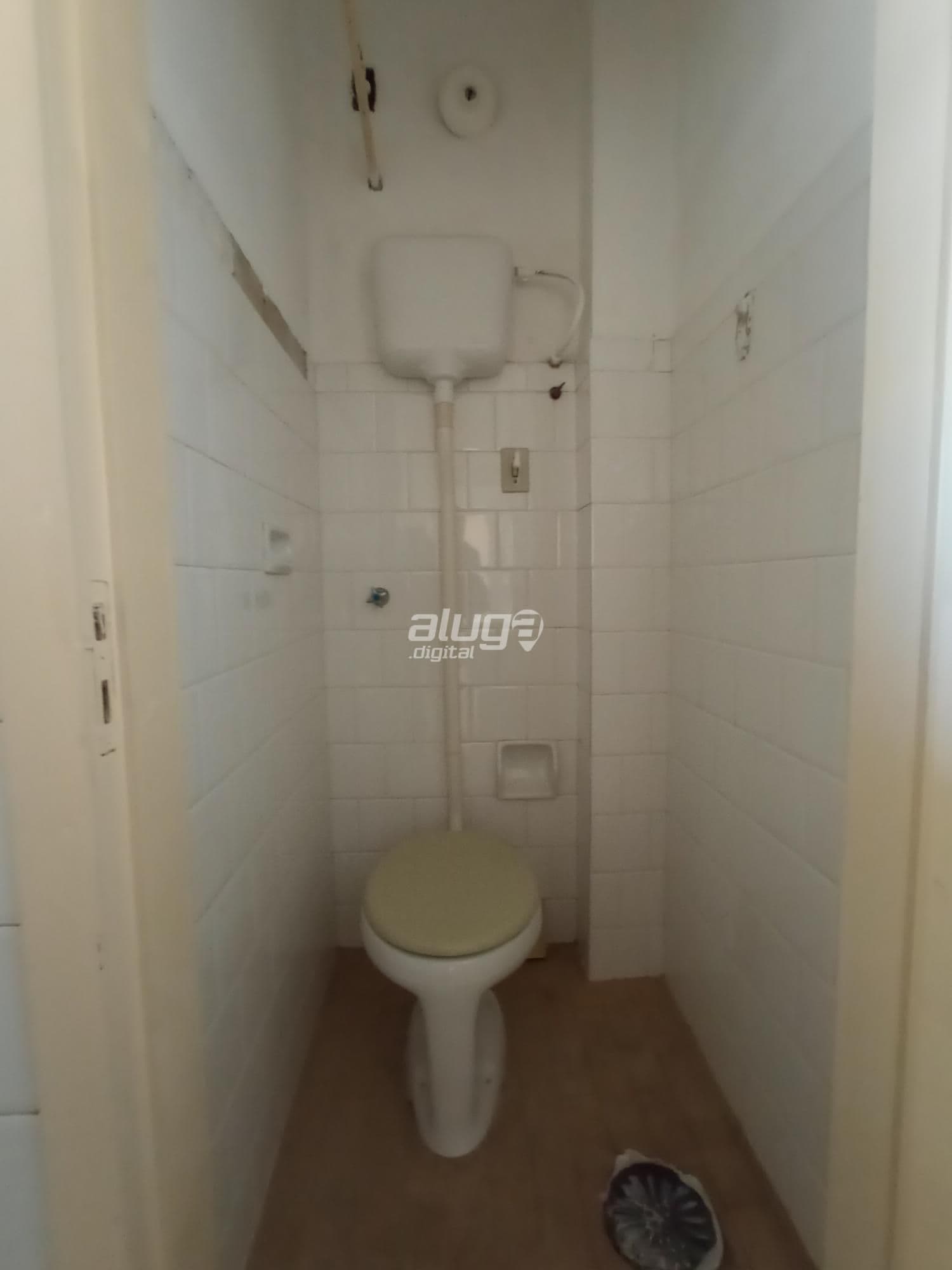Apartamento no Centro De 2 Dormitórios, Sala Ampla, Banheiro Social, Cozinha, Banheiro Aux — Apartamento com 2 quartos à venda em Centro, Santa Maria/RS