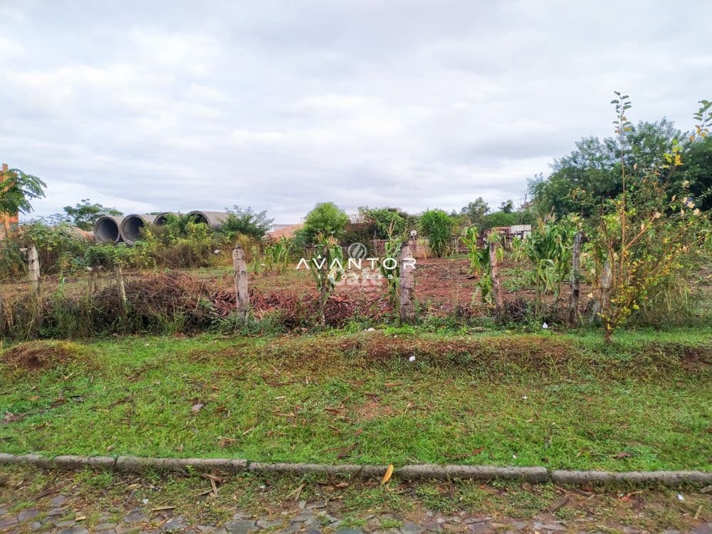 Excelente terreno plano 12x30m pronto para construir no bairro Pinheiro Machado - Santa Ma — Terreno à venda em São João, Santa Maria/RS