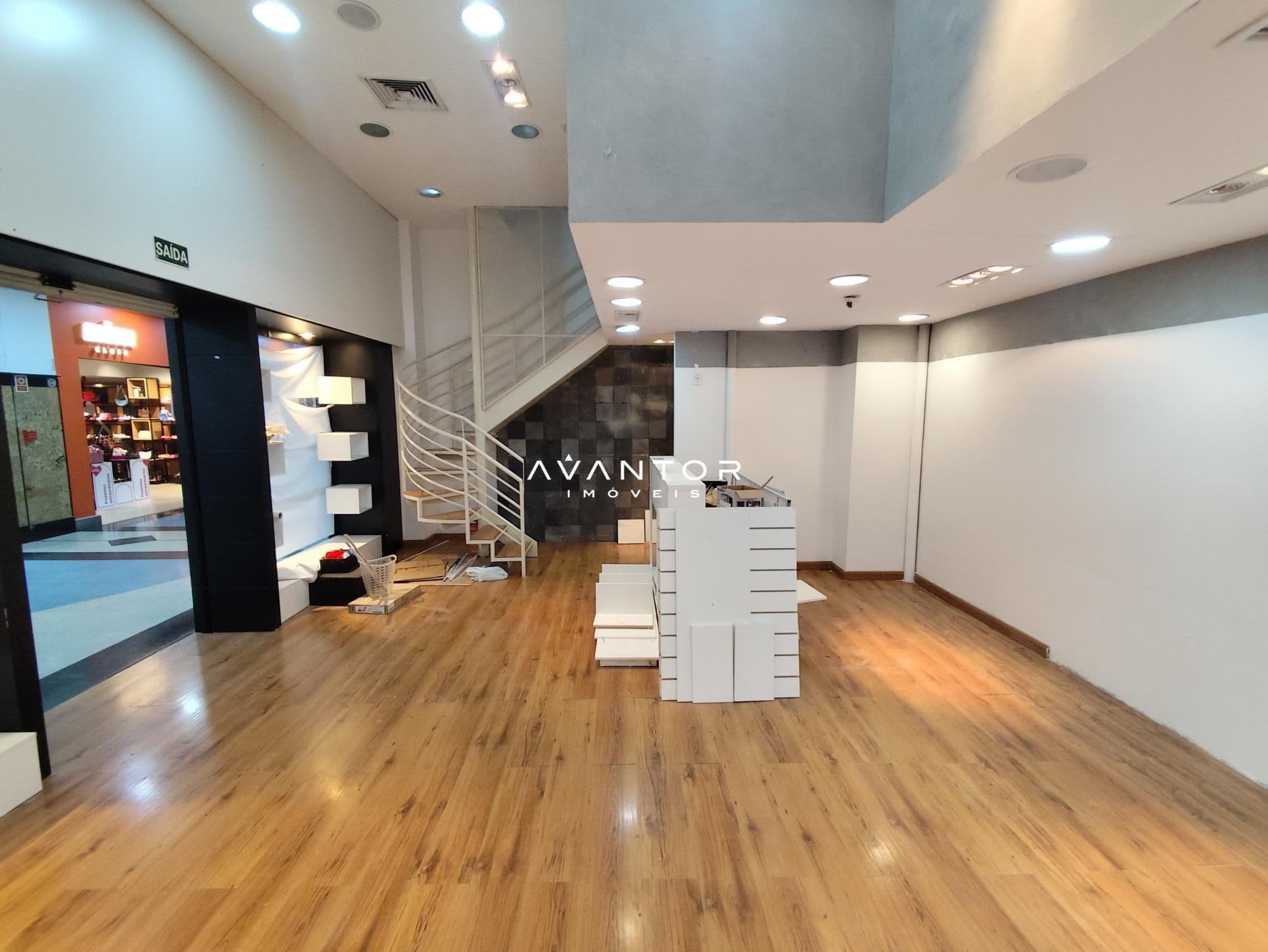 Loja com 1 sala para alugar em Centro, Santa Maria/RS — foto 2 de 5
