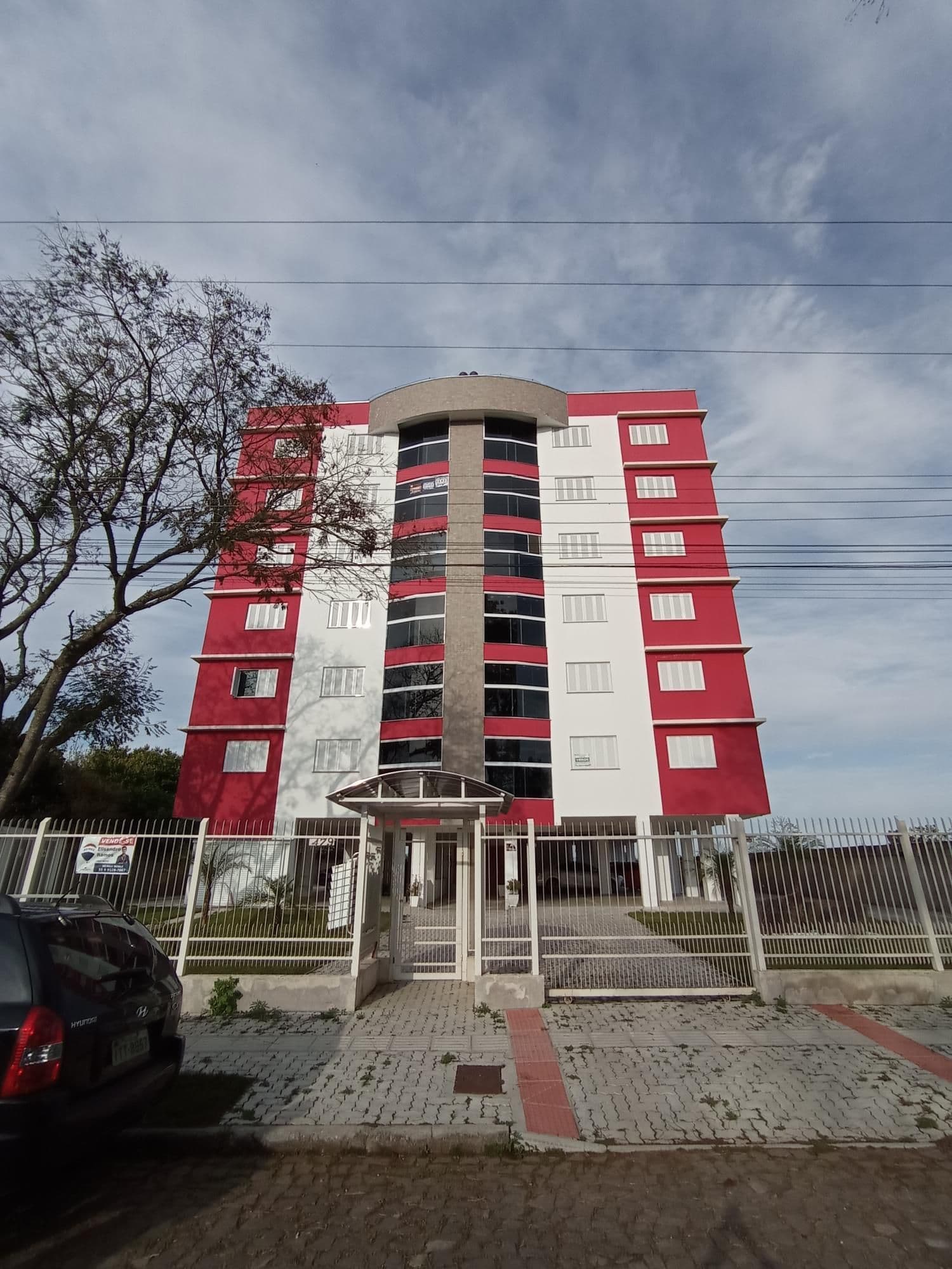Apartamento novo, sacada , elevador, churrasqueira — Edifício Sonho Real, Pé de Plátano, Santa Maria/RS