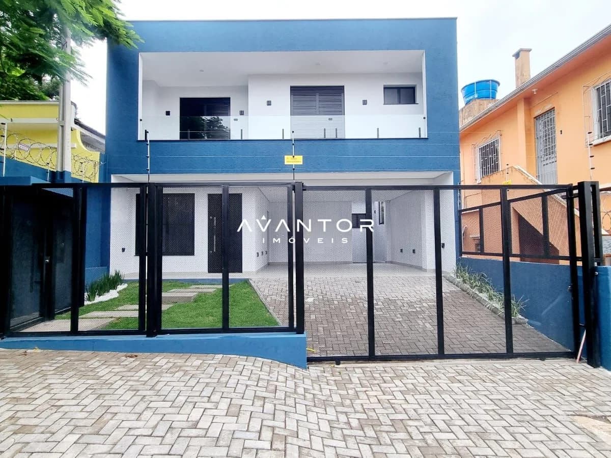 Fachada da casa com garagem — Casa com 3 quartos à venda em Nossa Senhora do Rosário, Santa Maria/RS