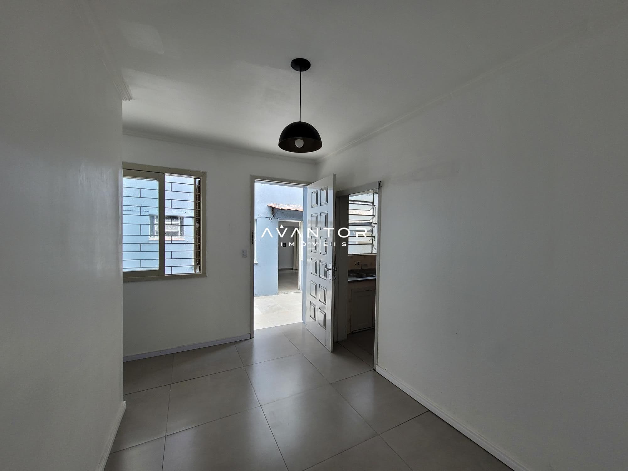 Hall de entrada com acesso à sacada — Apartamento com 2 quartos à venda em Centro, Santa Maria/RS