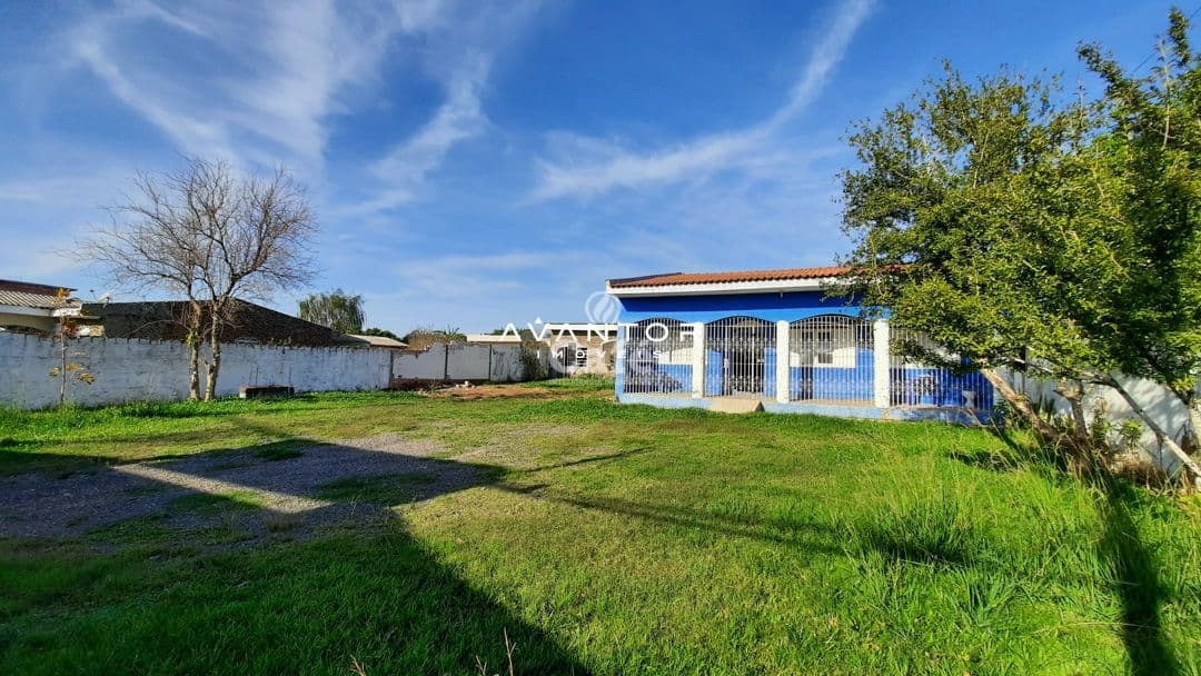 Fachada da casa com terreno — Casa Comercial com 11 salas à venda em Pinheiro Machado, Santa Maria/RS
