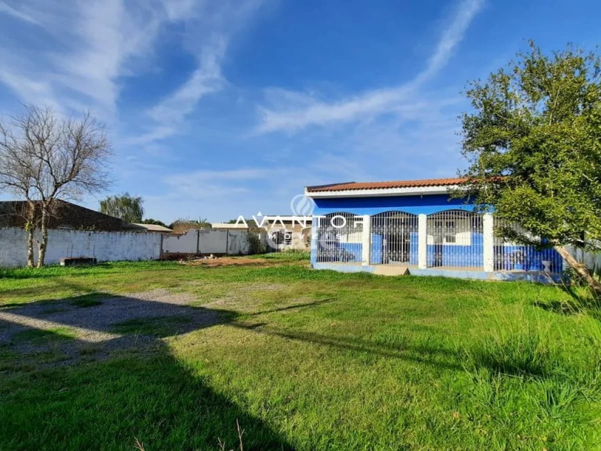 Fachada da casa com terreno — Casa Comercial com 11 salas à venda em Pinheiro Machado, Santa Maria/RS