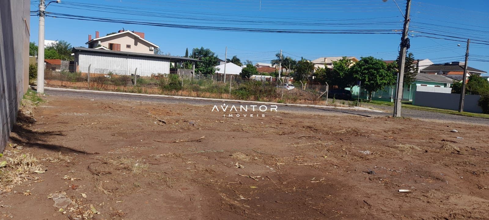 Terreno frontal com rua pavimentada — Terreno à venda em Camobi, Santa Maria/RS