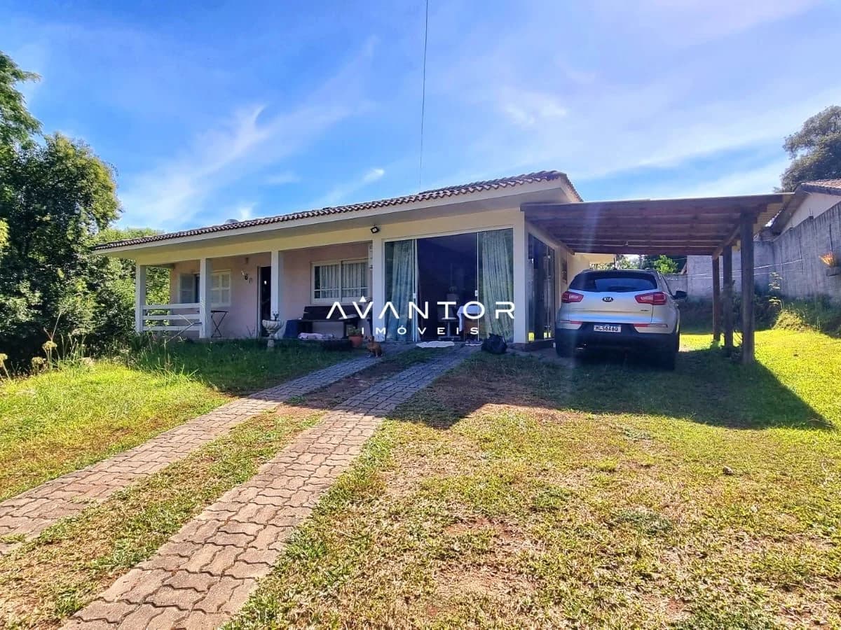Fachada da casa com garagem coberta — Casa com 2 quartos à venda em Parque Serrano I, Itaara/RS