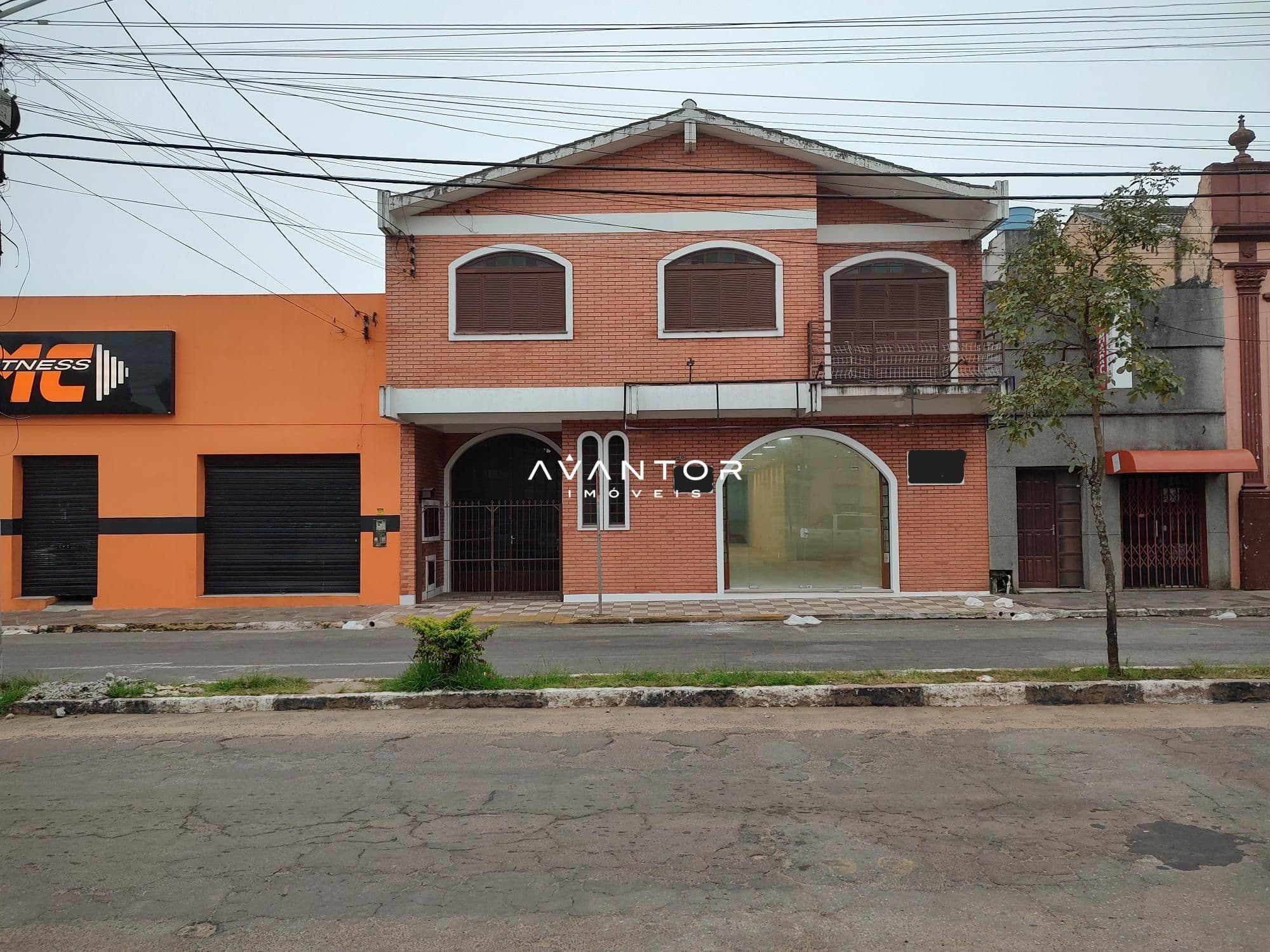 Fachada da casa com dois pavimentos — Casa com 3 quartos à venda em Catuçaba, São Gabriel/RS