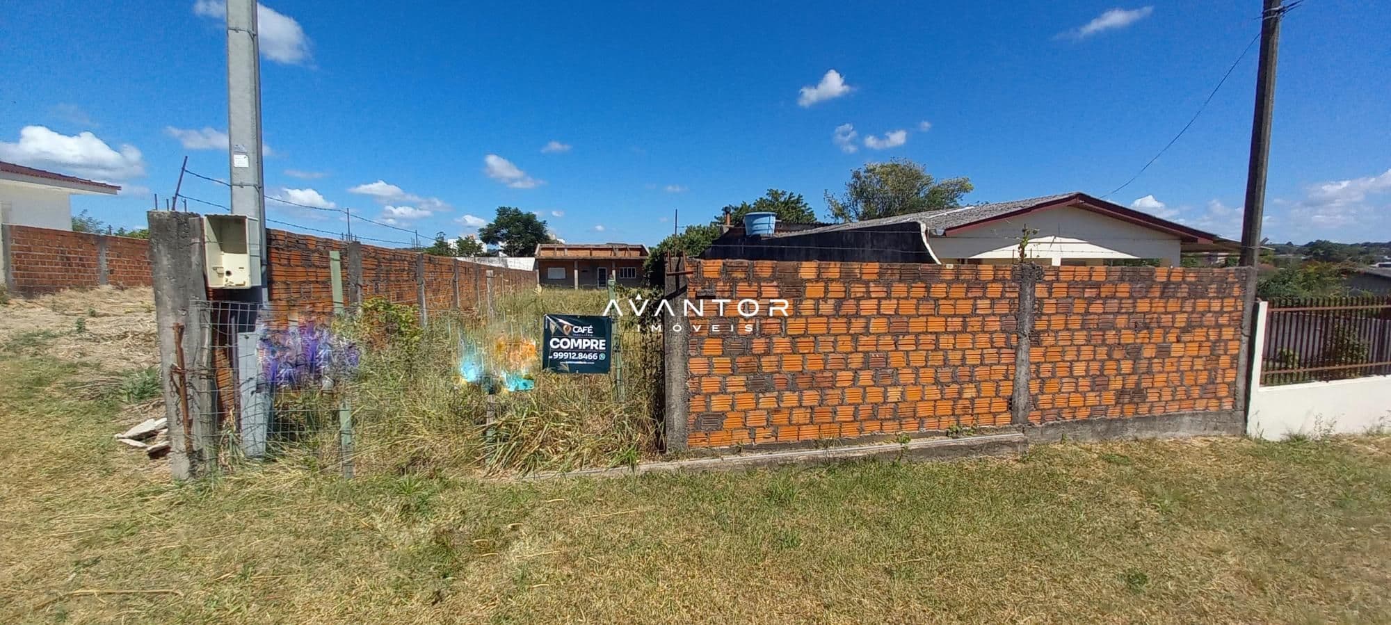 Terreno com muro de alvenaria — Terreno à venda em Pinheiro Machado, Santa Maria/RS