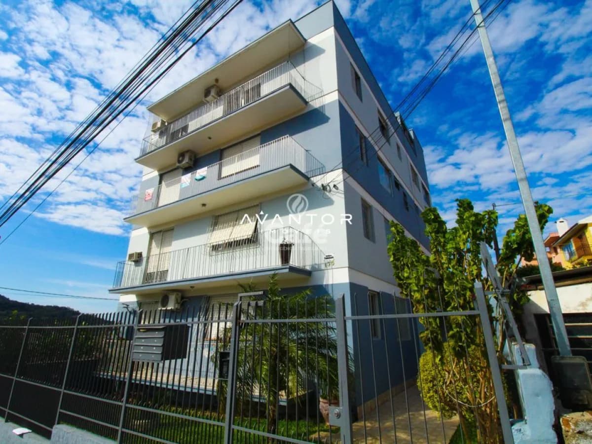 Fachada do prédio com sacadas — Edifício Cambará, Presidente João Goulart, Santa Maria/RS