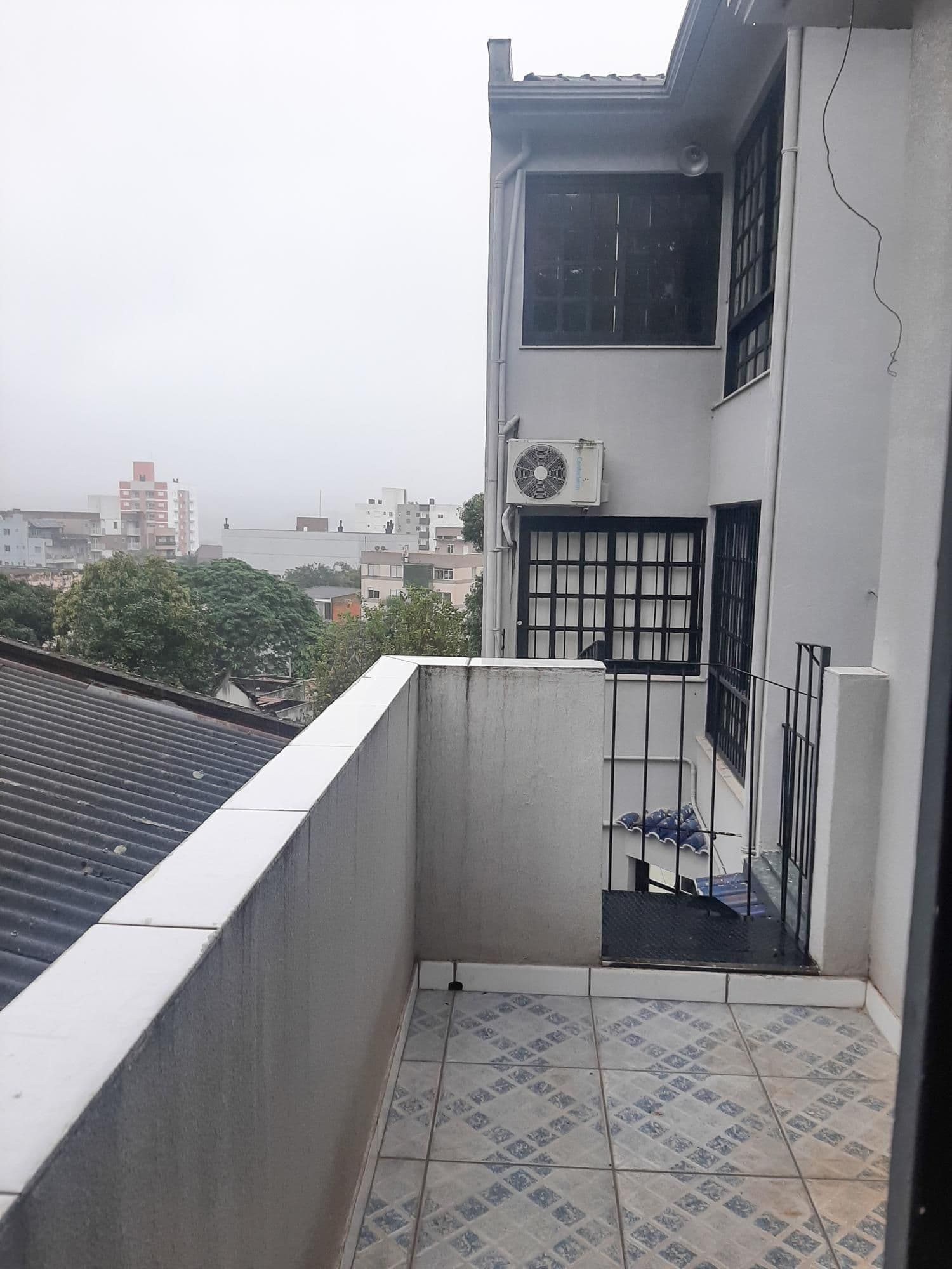 Apto 3 dormitórios, 2 banheiros, garagem, no centro — Apartamento com 3 quartos para alugar em Centro, Santa Maria/RS