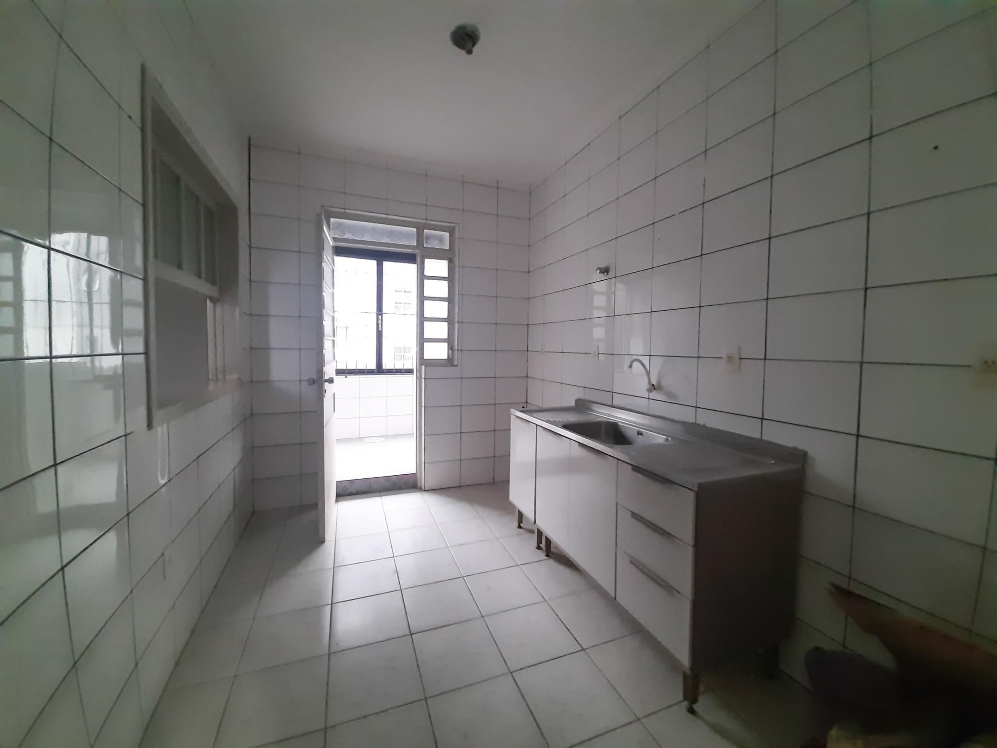 Apto 3 dormitórios, 2 banheiros, garagem, no centro — Apartamento com 3 quartos para alugar em Centro, Santa Maria/RS