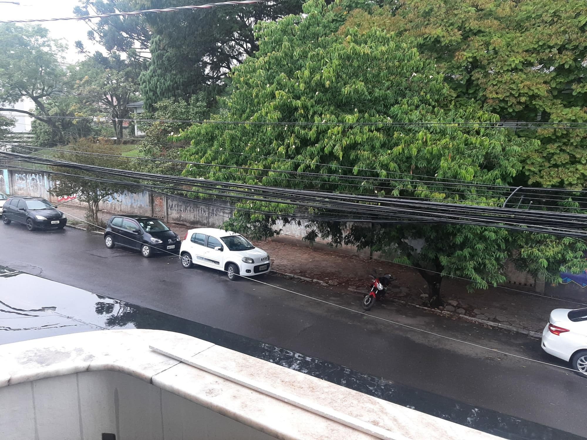 Apto 3 dormitórios, 2 banheiros, garagem, no centro — Apartamento com 3 quartos para alugar em Centro, Santa Maria/RS