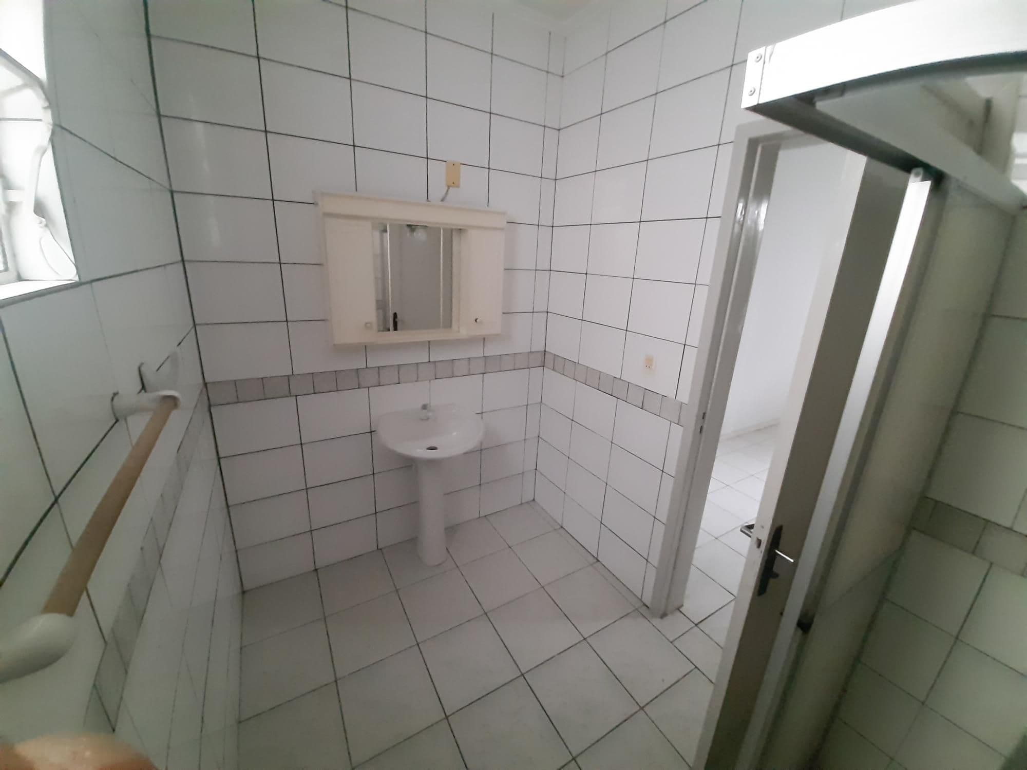 Apto 3 dormitórios, 2 banheiros, garagem, no centro — Apartamento com 3 quartos para alugar em Centro, Santa Maria/RS