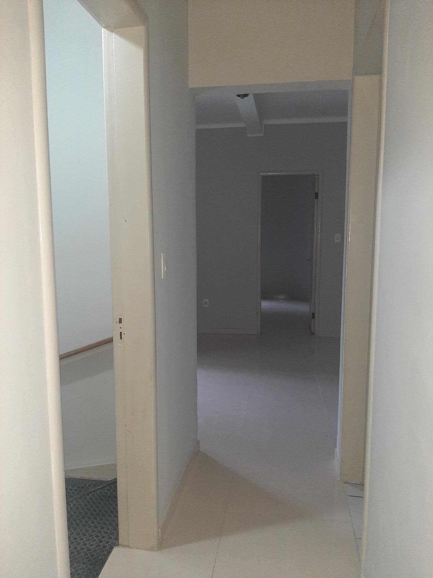 Apto 3 dormitórios, 2 banheiros, garagem, no centro — Apartamento com 3 quartos para alugar em Centro, Santa Maria/RS
