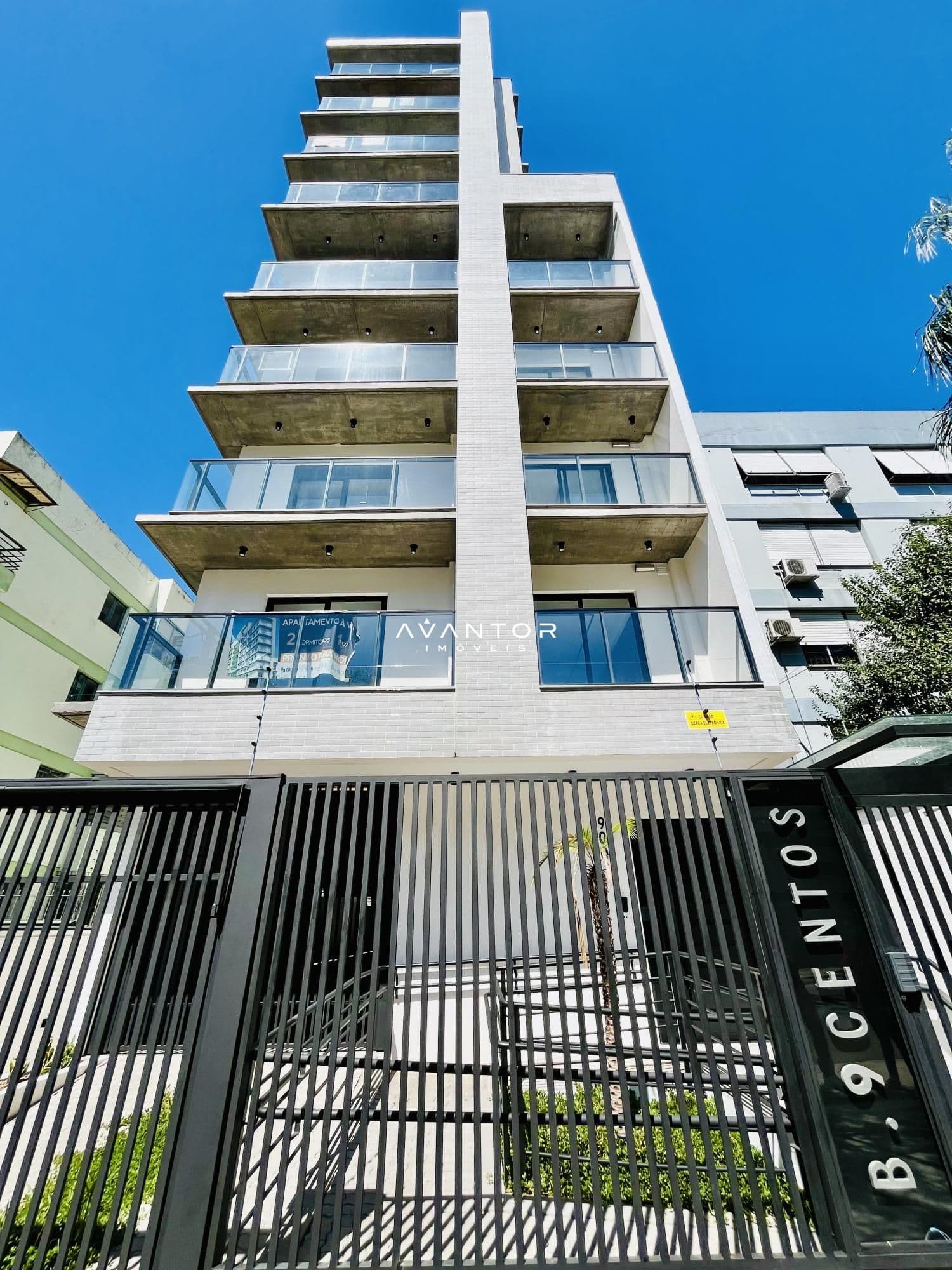 Fachada do prédio com sacadas — Apartamento com 1 quarto à venda no B9CENTOS, em Centro, Santa Maria/RS