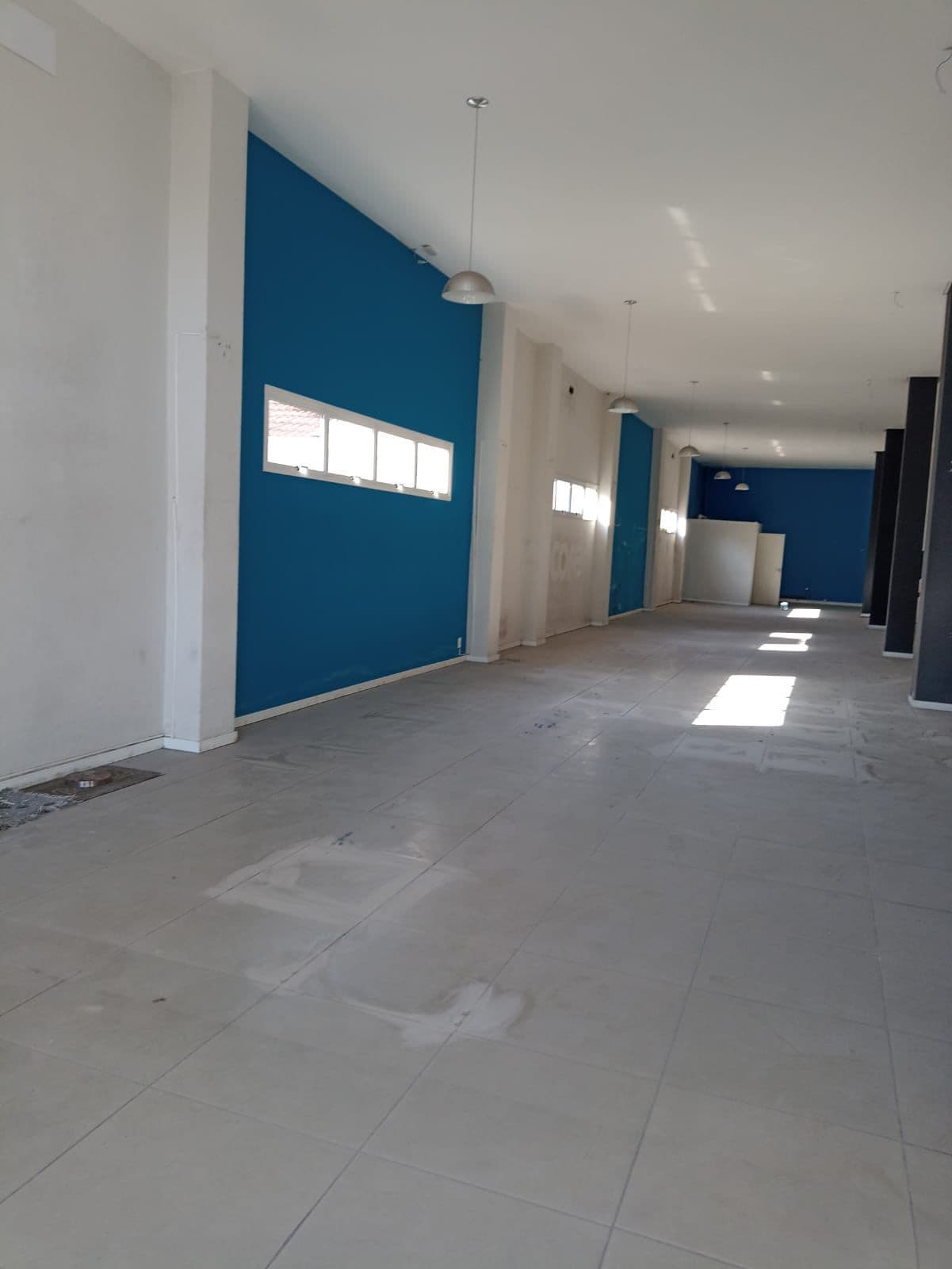 Loja Comercial Ampla De 330 m² Para Locação — Sala Comercial com 1 sala para alugar em Menino Jesus, Santa Maria/RS