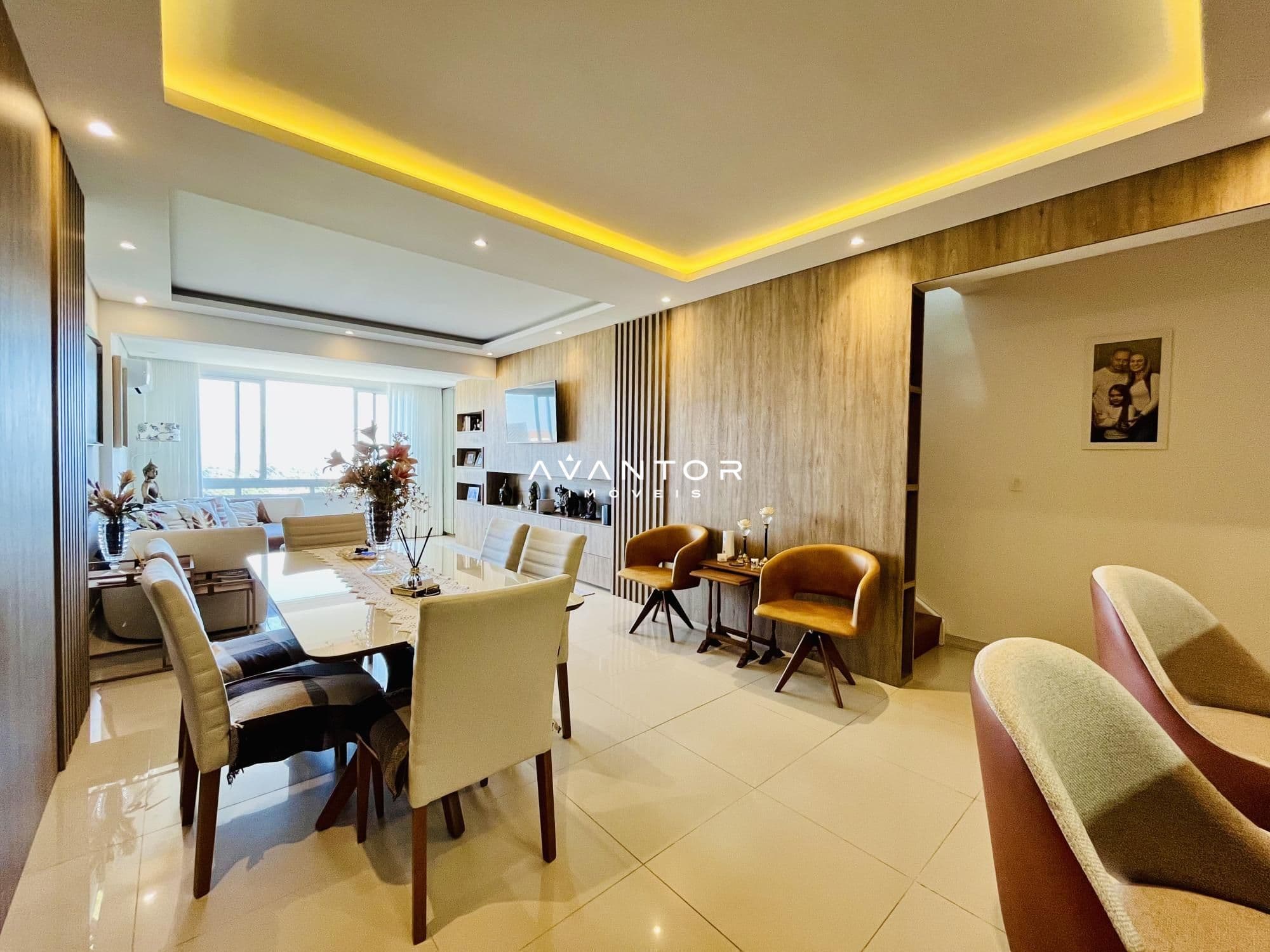Sala de estar integrada à cozinha — Cobertura com 3 quartos à venda no Edifício Villa Romana, em Centro, Santa Maria/RS