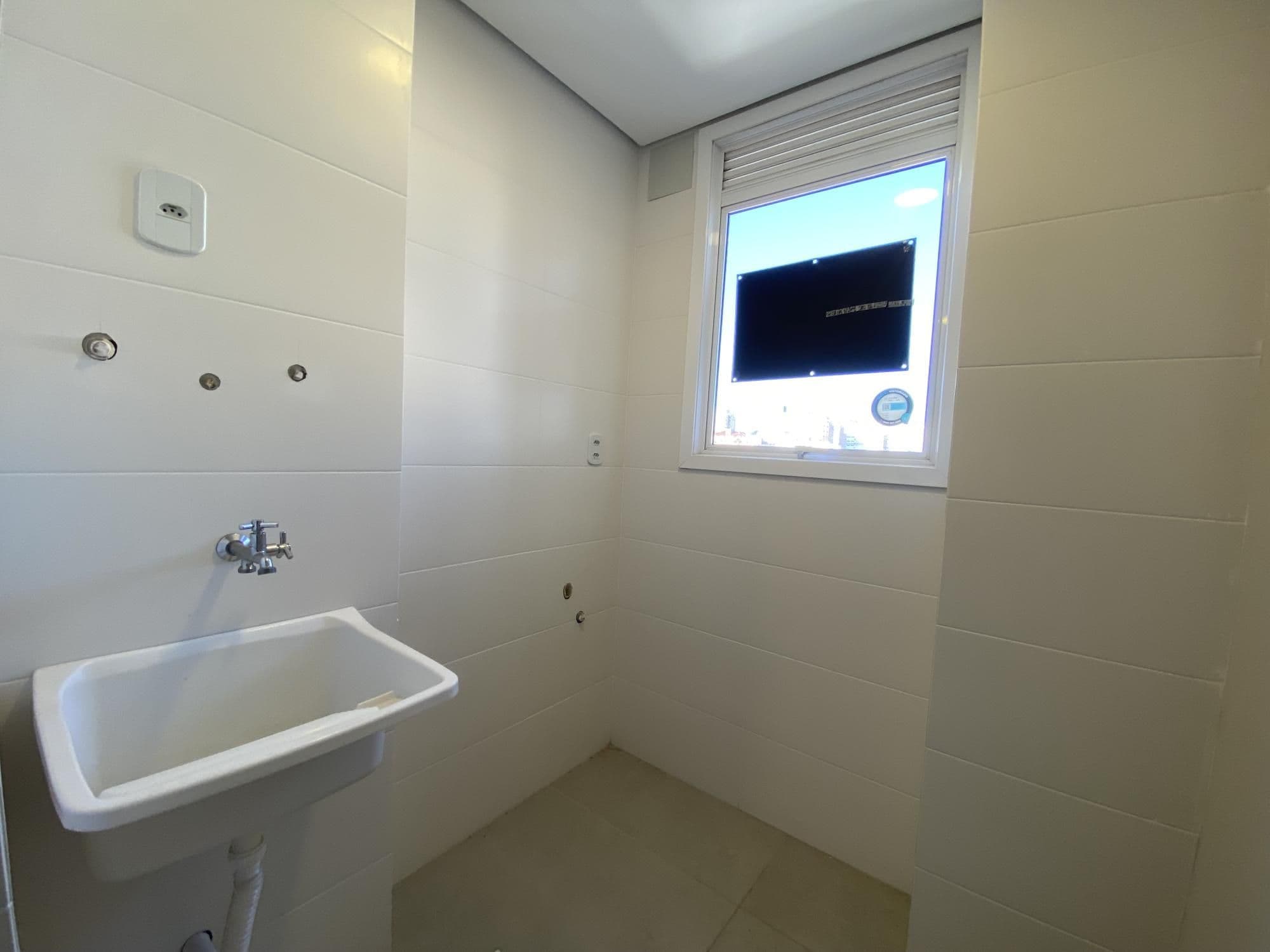 Apartamento de 2 dormitórios, 1Suíte, 2 Banheiros, 1 Vaga, novo no centro de Santa Maria — Apartamento com 2 quartos para alugar em Centro, Santa Maria/RS