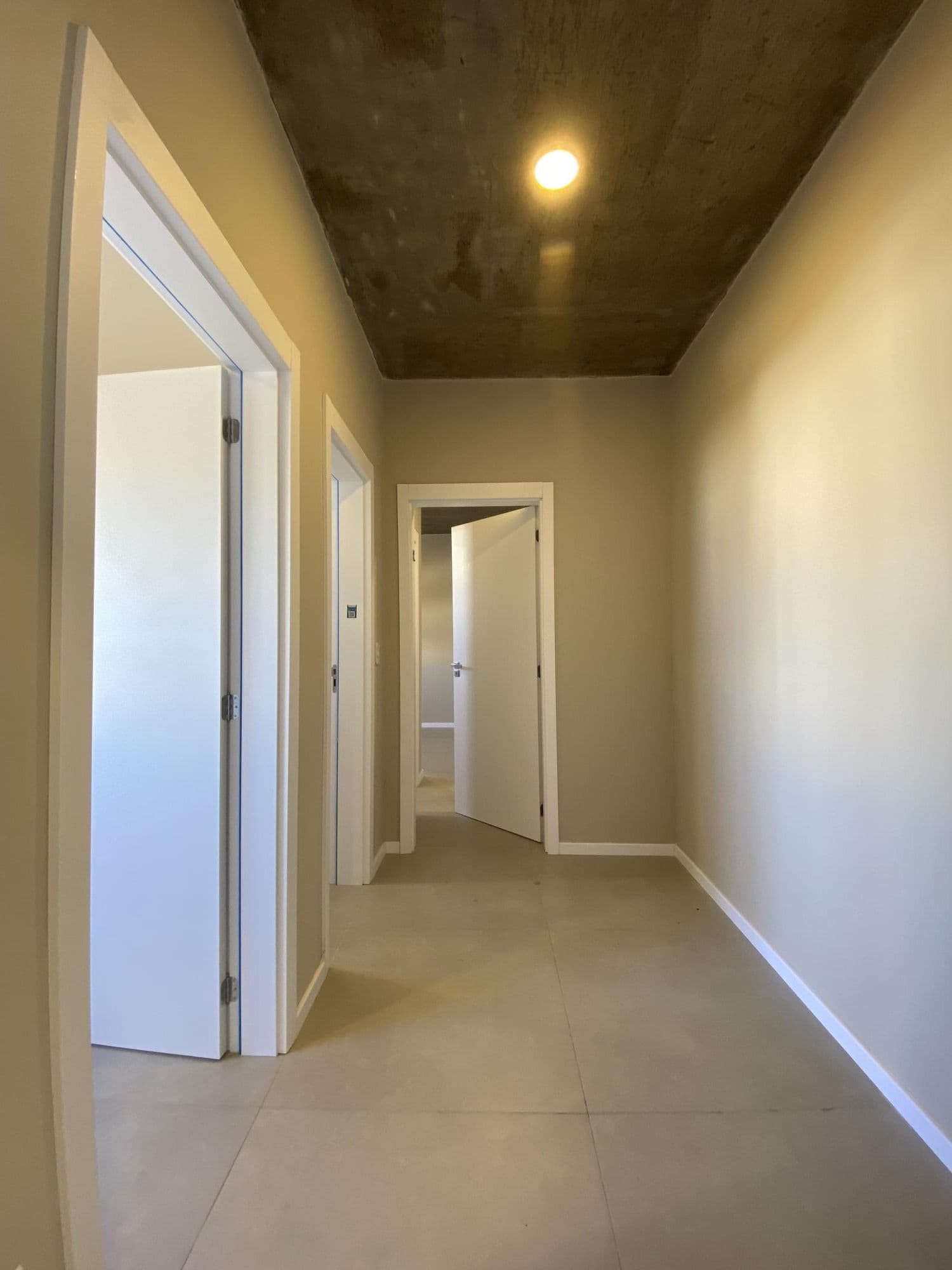 Apartamento de 2 dormitórios, 1Suíte, 2 Banheiros, 1 Vaga, novo no centro de Santa Maria — Apartamento com 2 quartos para alugar em Centro, Santa Maria/RS