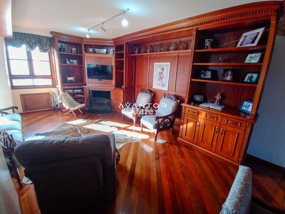 Lindo apartamento 3 dormitórios, sendo um suíte e closet, sala 3 ambientes com lareira, ár — Apartamento com 4 quartos à venda em Nossa Senhora de Fátima, Santa Maria/RS