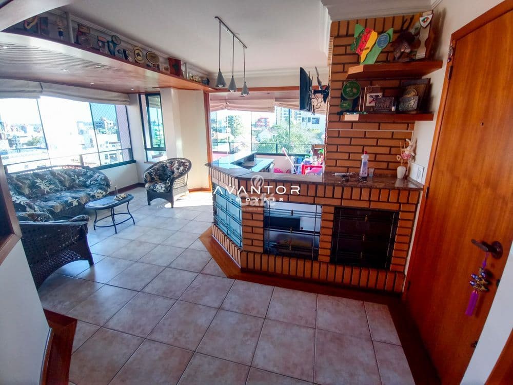 Lindo apartamento 3 dormitórios, sendo um suíte e closet, sala 3 ambientes com lareira, ár — Apartamento com 4 quartos à venda em Nossa Senhora de Fátima, Santa Maria/RS