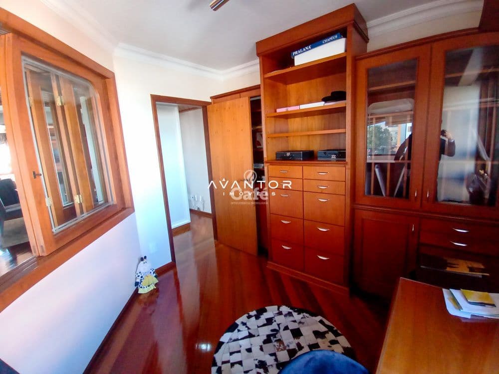 Lindo apartamento 3 dormitórios, sendo um suíte e closet, sala 3 ambientes com lareira, ár — Apartamento com 4 quartos à venda em Nossa Senhora de Fátima, Santa Maria/RS