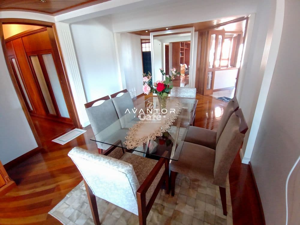 Lindo apartamento 3 dormitórios, sendo um suíte e closet, sala 3 ambientes com lareira, ár — Apartamento com 4 quartos à venda em Nossa Senhora de Fátima, Santa Maria/RS