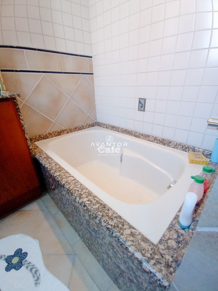 Lindo apartamento 3 dormitórios, sendo um suíte e closet, sala 3 ambientes com lareira, ár — Apartamento com 4 quartos à venda em Nossa Senhora de Fátima, Santa Maria/RS