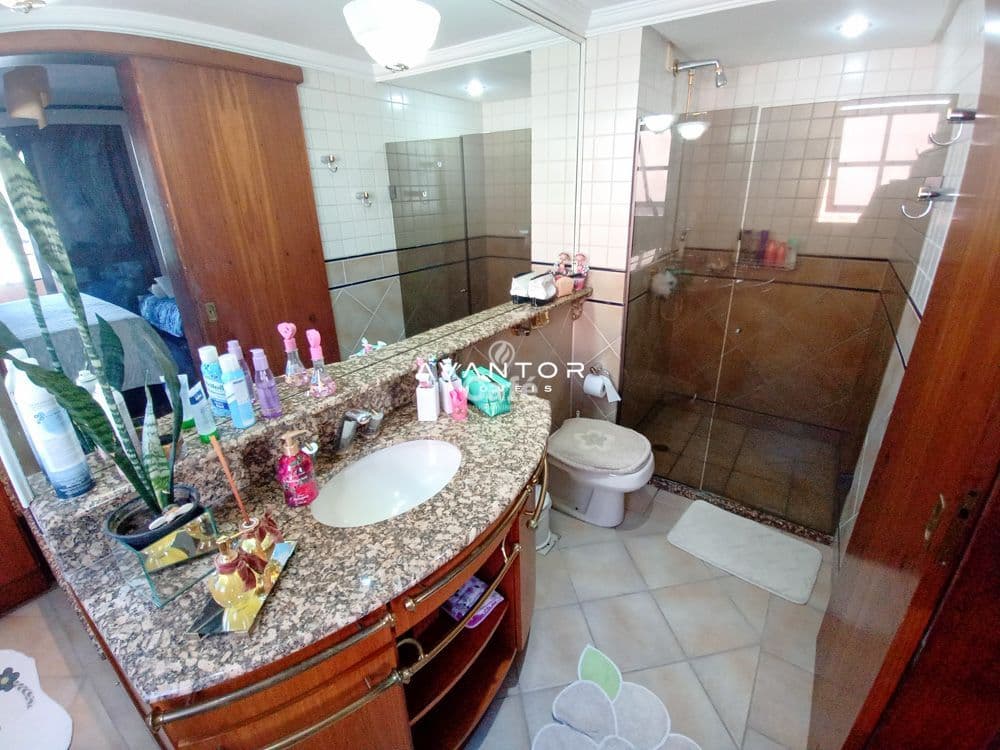 Lindo apartamento 3 dormitórios, sendo um suíte e closet, sala 3 ambientes com lareira, ár — Apartamento com 4 quartos à venda em Nossa Senhora de Fátima, Santa Maria/RS