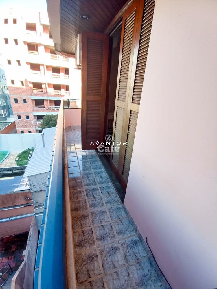 Lindo apartamento 3 dormitórios, sendo um suíte e closet, sala 3 ambientes com lareira, ár — Apartamento com 4 quartos à venda em Nossa Senhora de Fátima, Santa Maria/RS