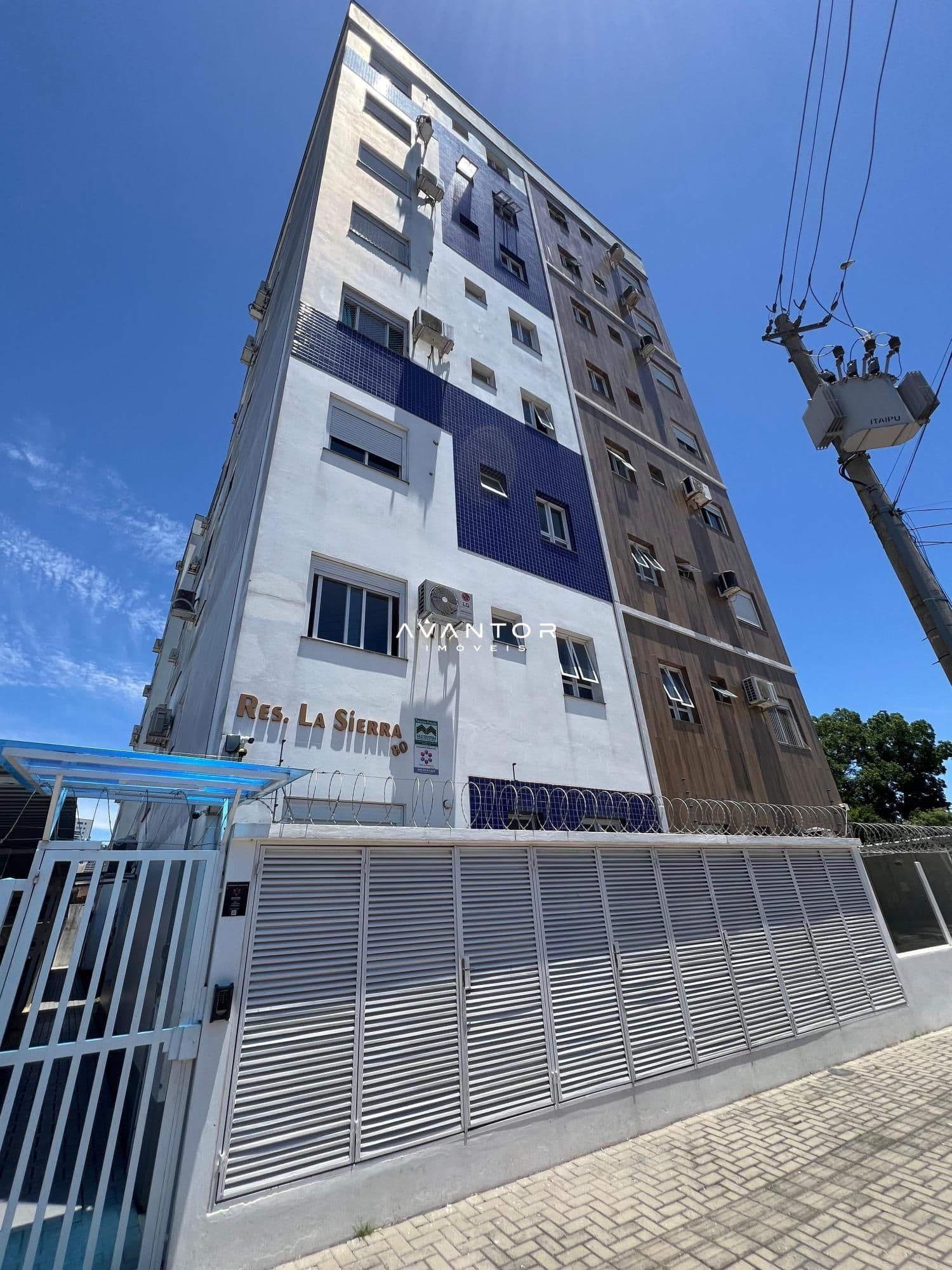 Fachada do prédio com múltiplas unidades — Apartamento com 2 quartos à venda em Nossa Senhora das Dores, Santa Maria/RS