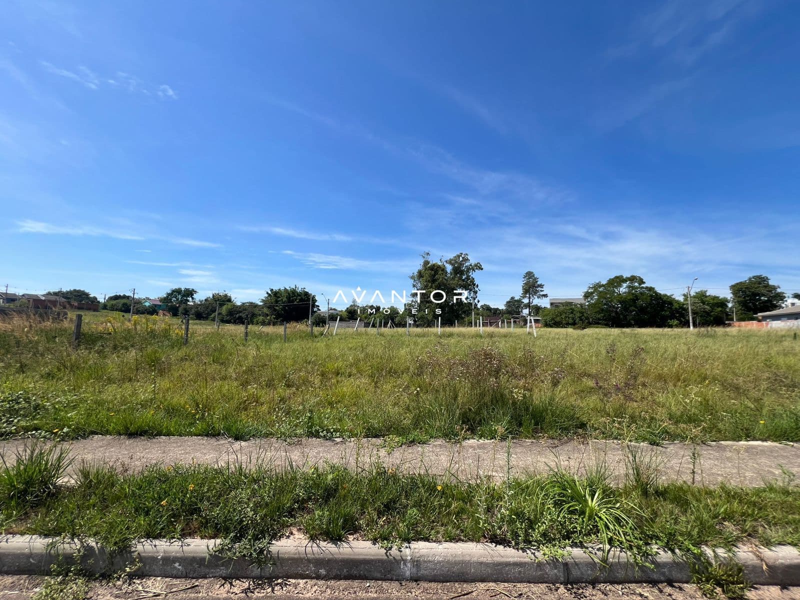 Terreno com vista para área verde — Terreno à venda no Residencial Alberto Schons, em Pinheiro Machado, Santa Maria/RS