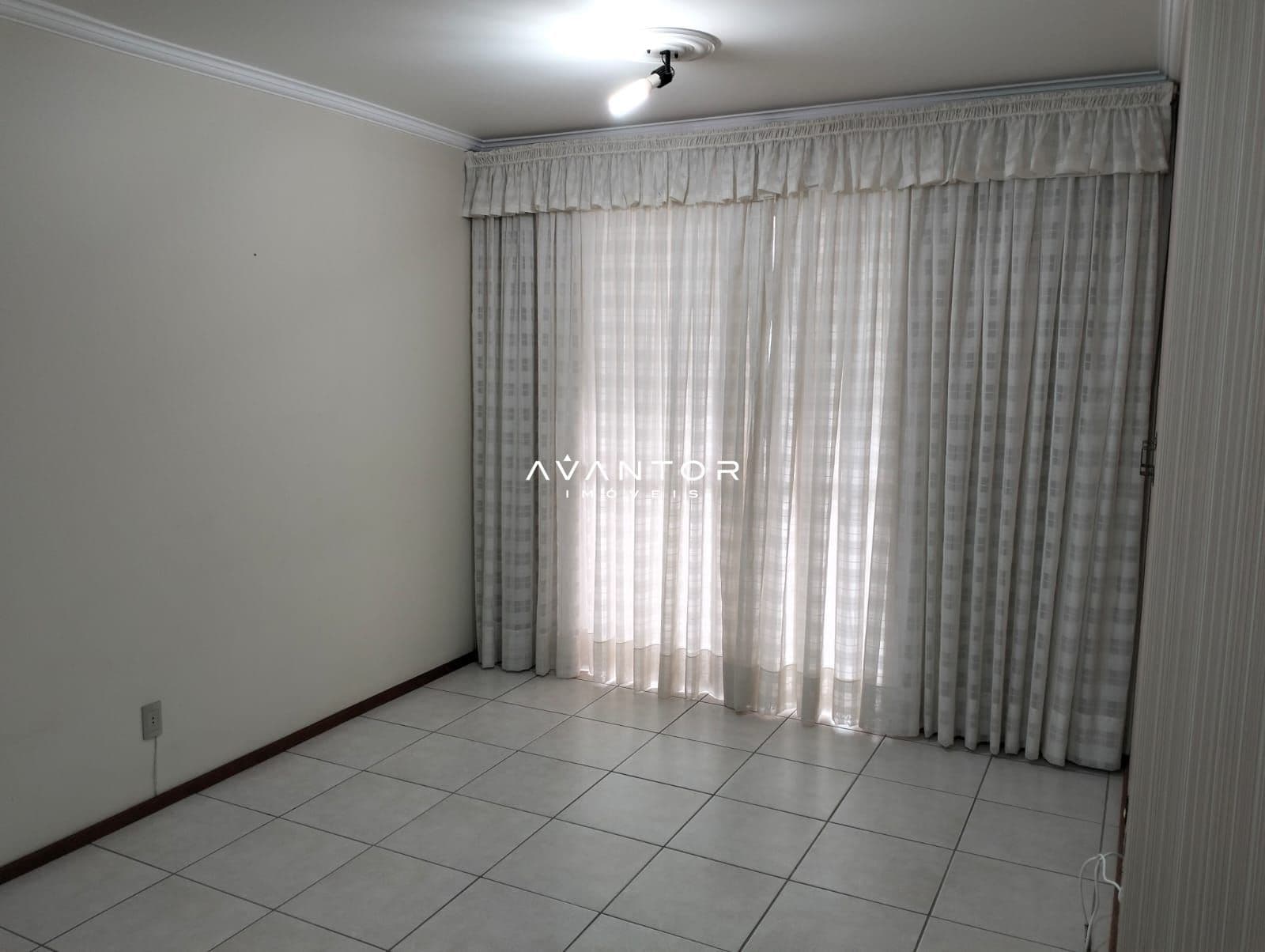 Apartamento com 2 quartos à venda no Edifício Delta, em Centro, Santa Maria/RS — foto 2 de 19