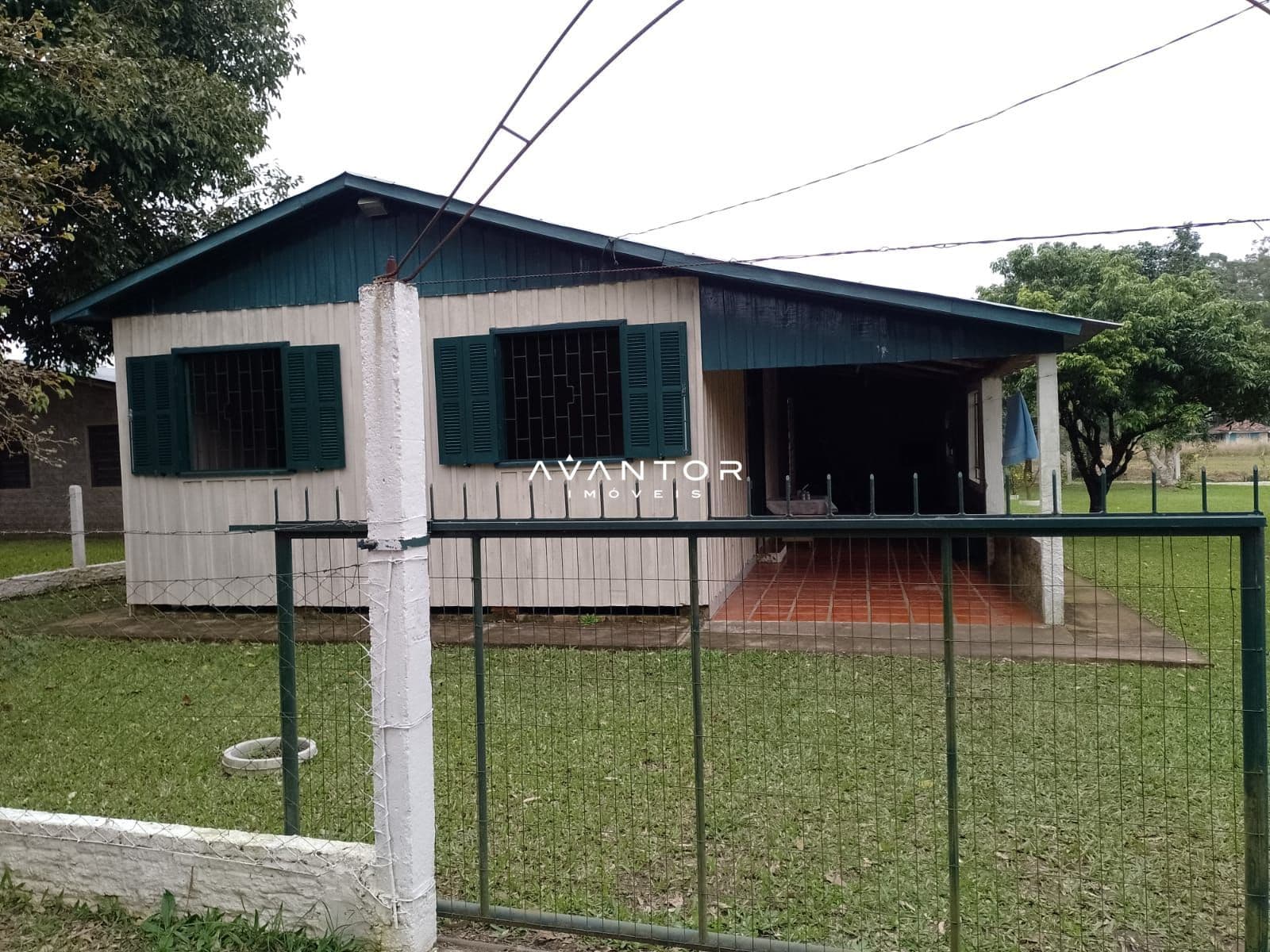 Fachada da casa com varanda — Casa com 2 quartos à venda em Interior, Restinga Seca/RS